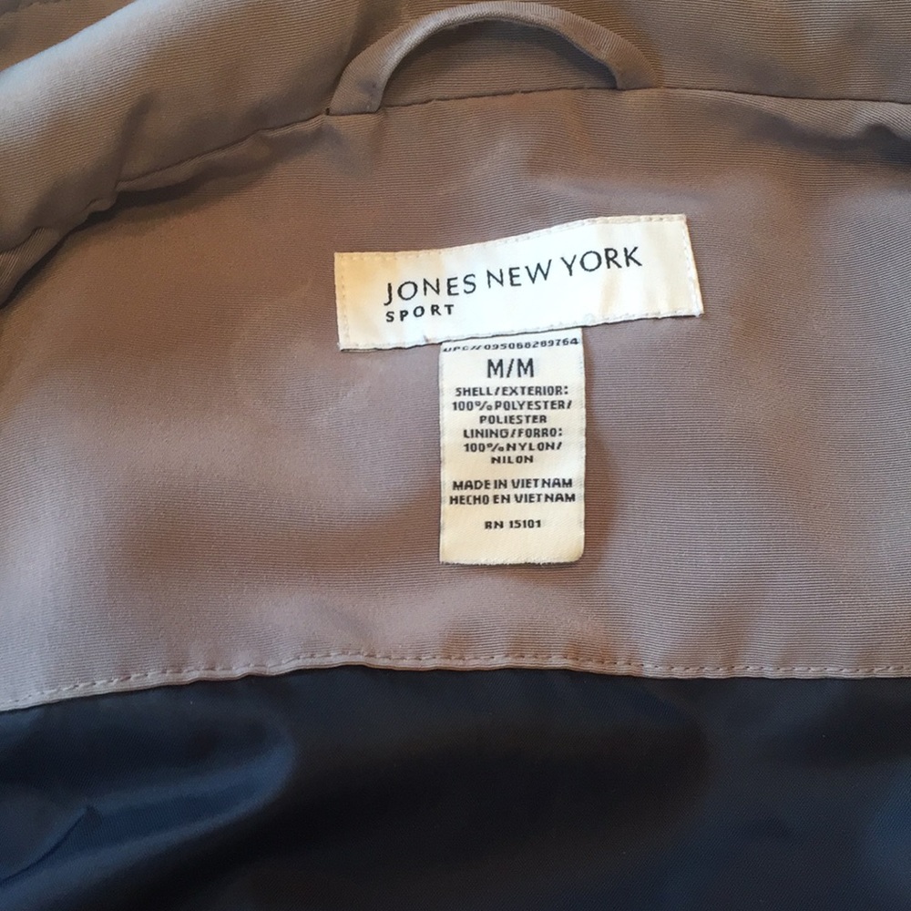 Jones New York rain jacket- medium - Picture 4 of 5